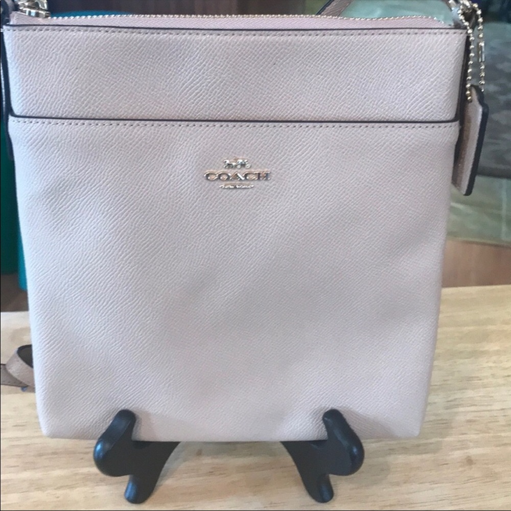 Coach crossbody in perfect condition!